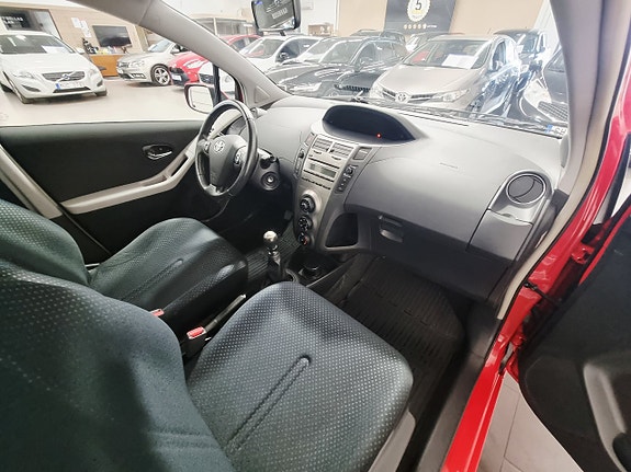 Toyota Yaris 17 of 20