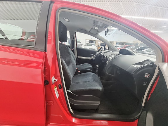 Toyota Yaris 16 of 20
