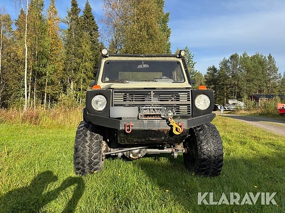 Pickup Mercedes-Benz 300 GD 2 of 6