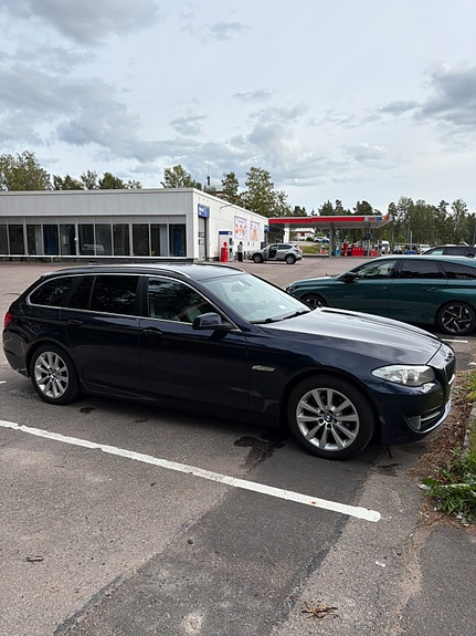 BMW 525d 2 of 17