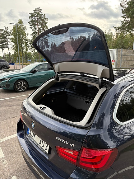 BMW 525d 9 of 17