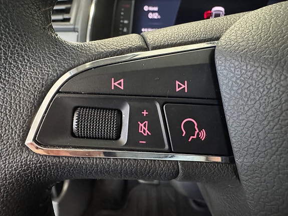 Seat Arona 15 of 16