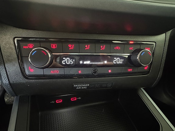 Seat Arona 14 of 16