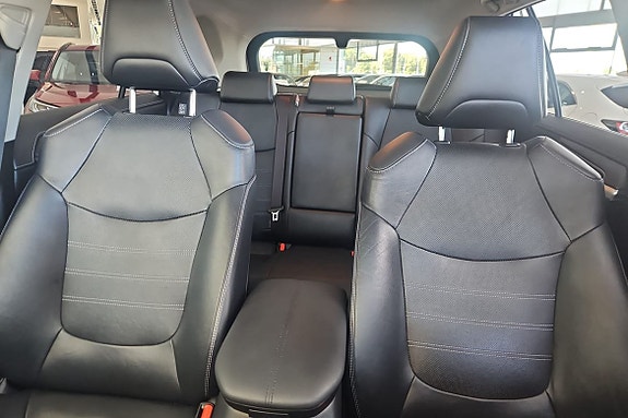 Toyota RAV4 14 of 20