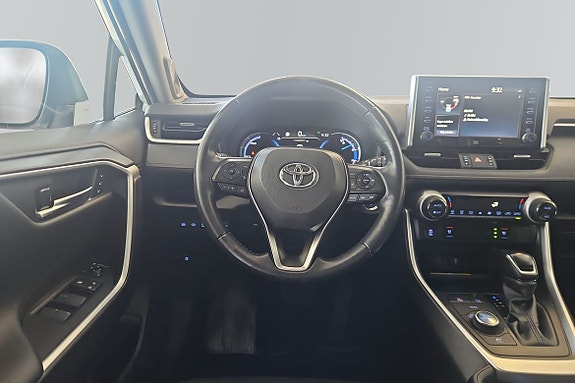 Toyota RAV4 9 of 20