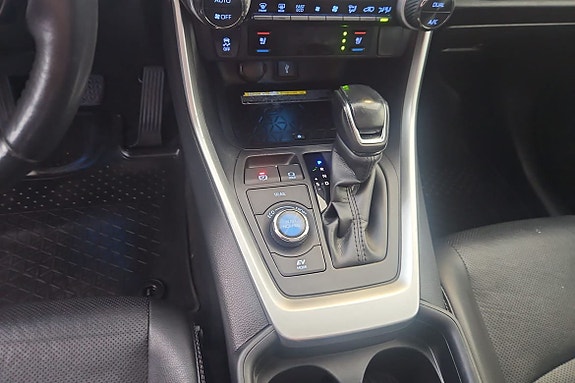 Toyota RAV4 13 of 20