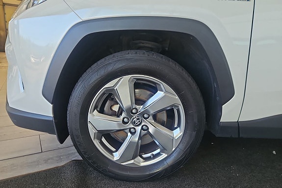 Toyota RAV4 11 of 20