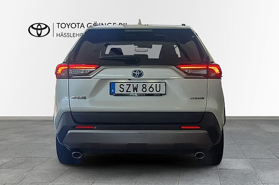 Toyota RAV4 4 of 20