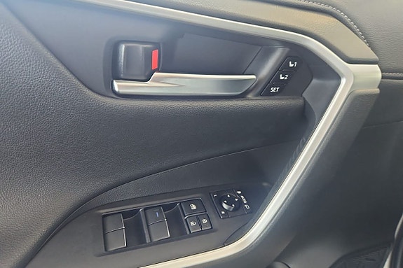 Toyota RAV4 17 of 20