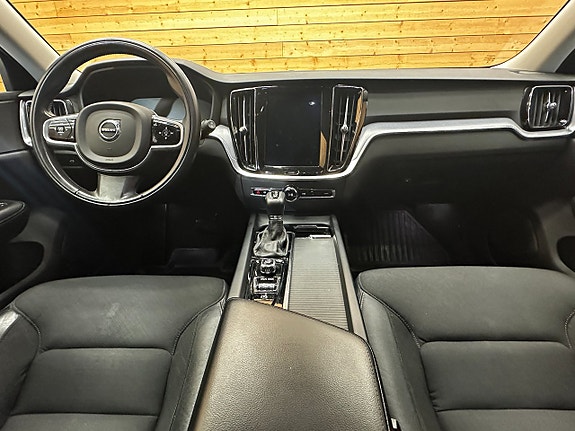Volvo V60 20 of 25