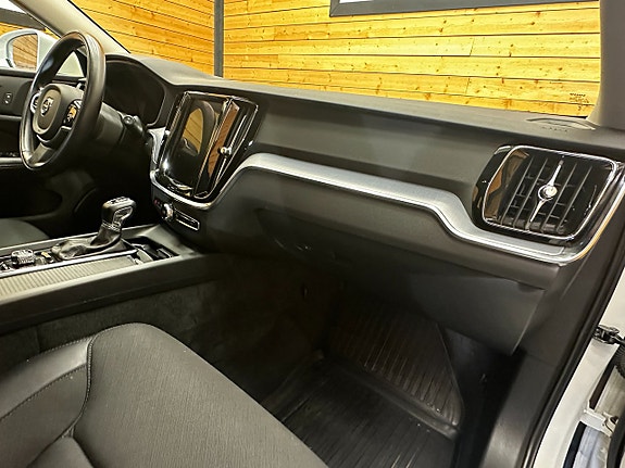 Volvo V60 23 of 25