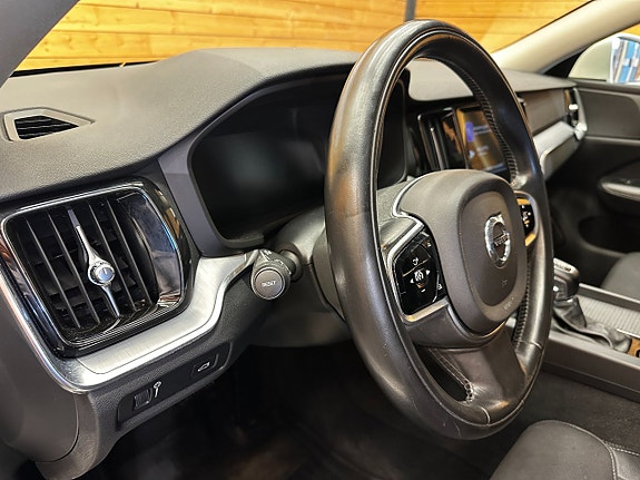 Volvo V60 12 of 25