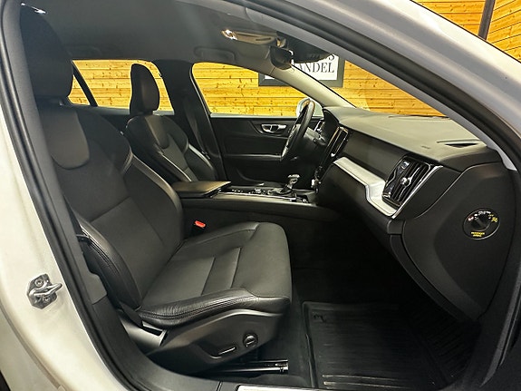 Volvo V60 22 of 25