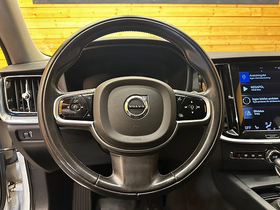 Volvo V60 13 of 25