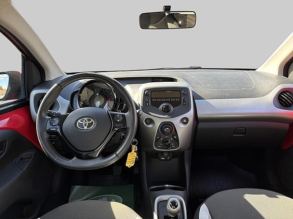 Toyota Aygo 8 of 14