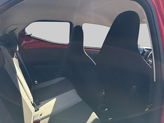 Toyota Aygo 7 of 14