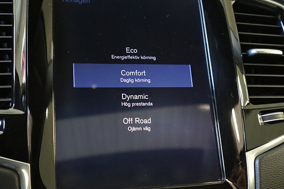 Volvo XC90 15 of 30