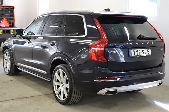 Volvo XC90 2 of 30