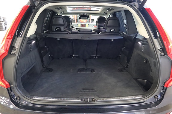 Volvo XC90 24 of 30
