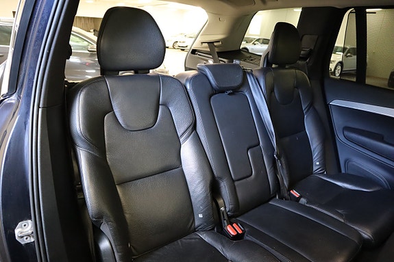 Volvo XC90 20 of 30