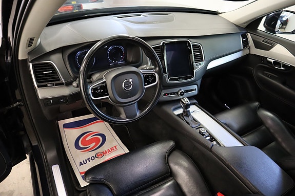 Volvo XC90 5 of 30