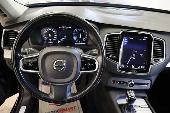 Volvo XC90 8 of 30