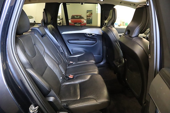 Volvo XC90 19 of 30