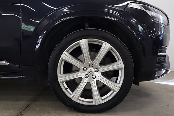 Volvo XC90 30 of 30