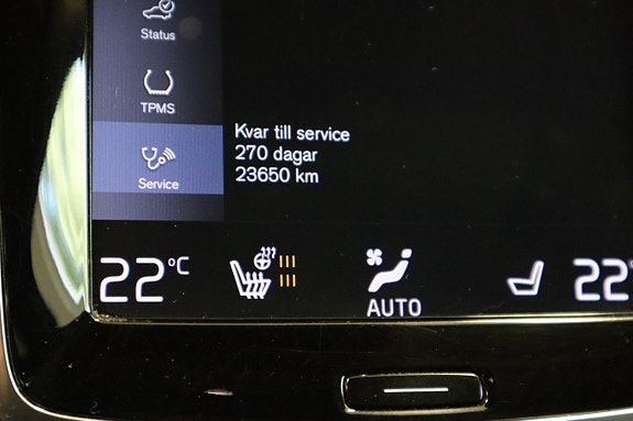 Volvo XC90 14 of 30