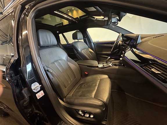 BMW 530i 11 of 26