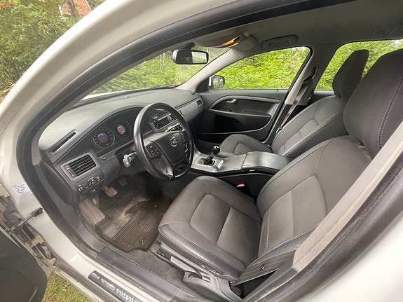 Volvo V70 7 of 8