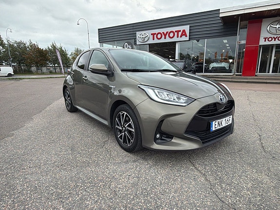 Toyota Yaris 13 of 25