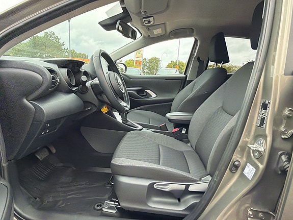 Toyota Yaris 17 of 25
