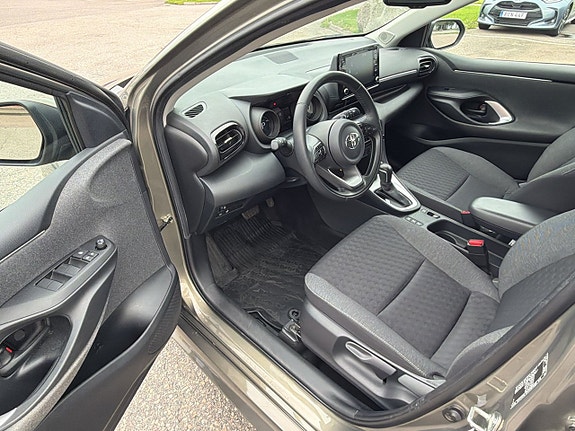 Toyota Yaris 16 of 25