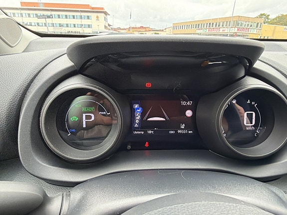 Toyota Yaris 19 of 25