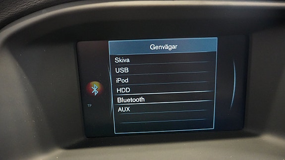 Volvo V60 Cross Country 8 of 24