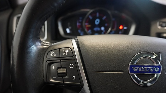 Volvo V60 Cross Country 17 of 24