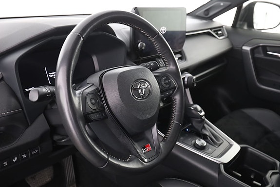 Toyota RAV4 12 of 30