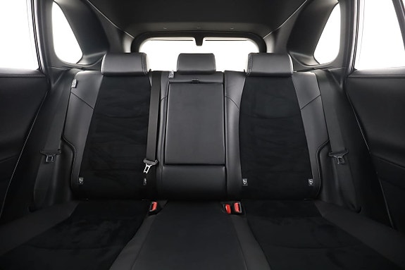 Toyota RAV4 16 of 30