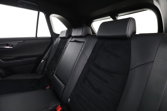 Toyota RAV4 15 of 30