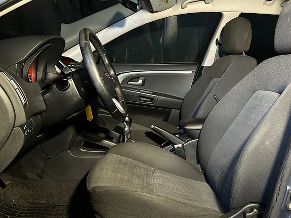 Kia Ceed 8 of 19