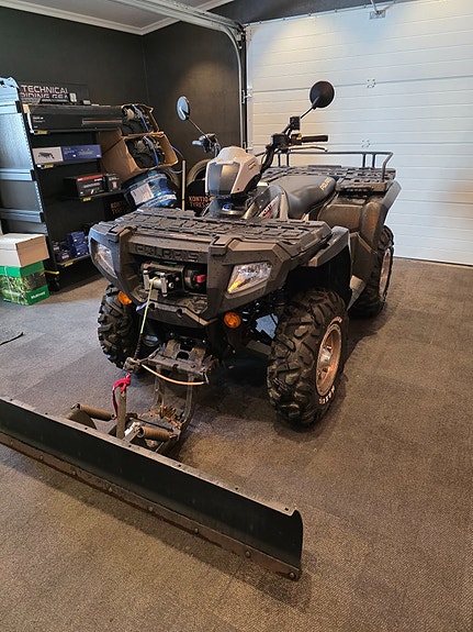Polaris Sportsman 800 Med vinsch fram och bak samt plogpaket 2 of 6