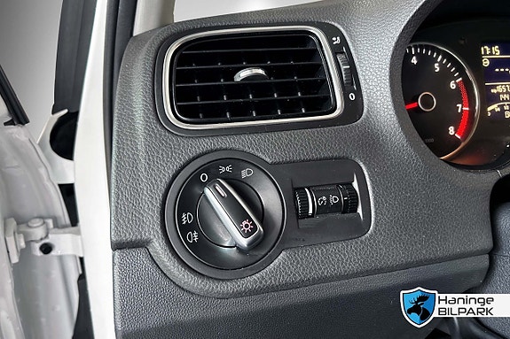 Volkswagen Polo 12 of 27