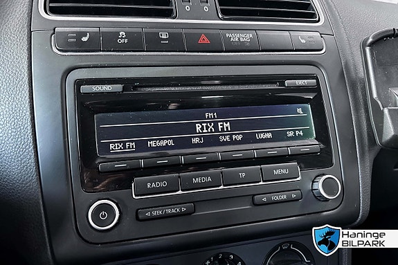 Volkswagen Polo 16 of 27