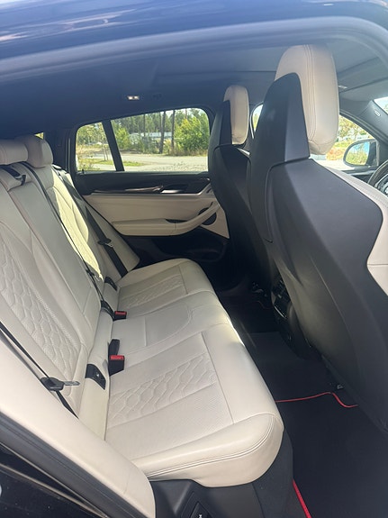 BMW X4 M 8 of 17