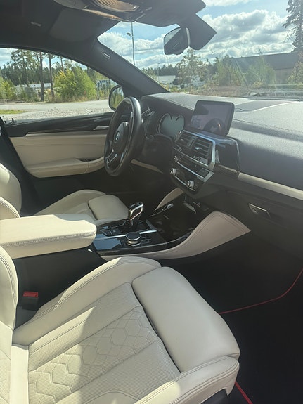 BMW X4 M 11 of 17
