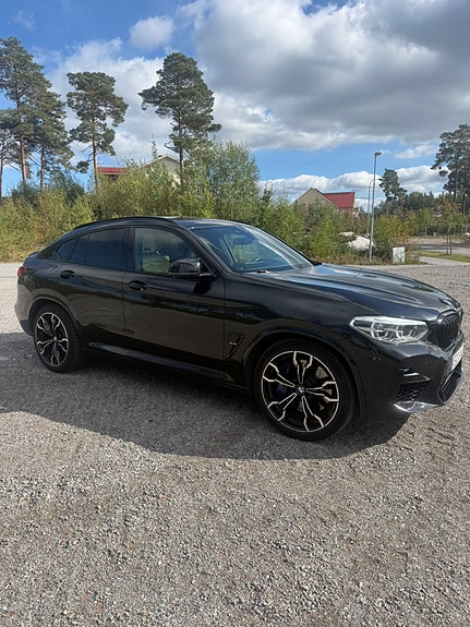 BMW X4 M 2 of 17