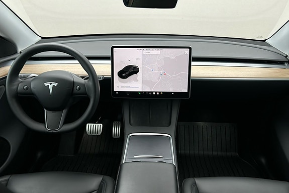 Tesla Model Y 3 of 3