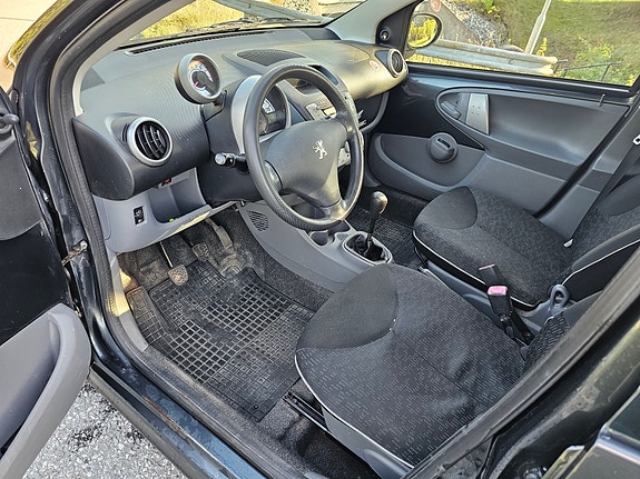 Peugeot 107 5 of 6