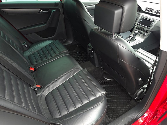 Volkswagen Passat 10 of 13